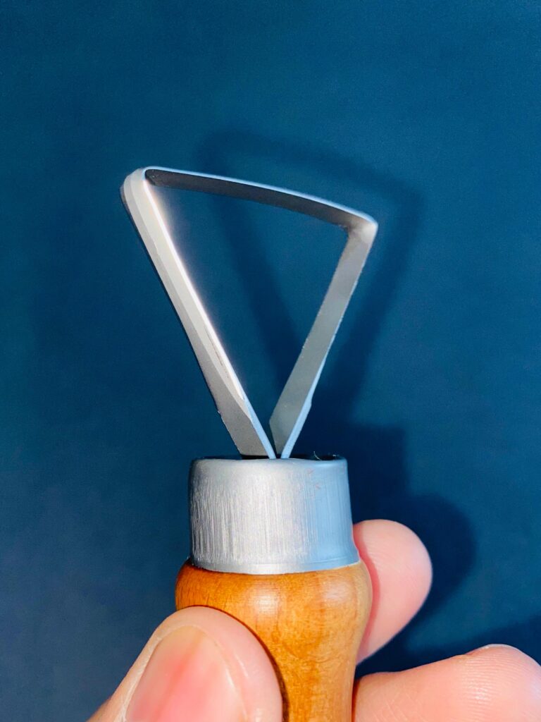 PREMIUM LOOP TRIMMING TOOL TRIANGLE